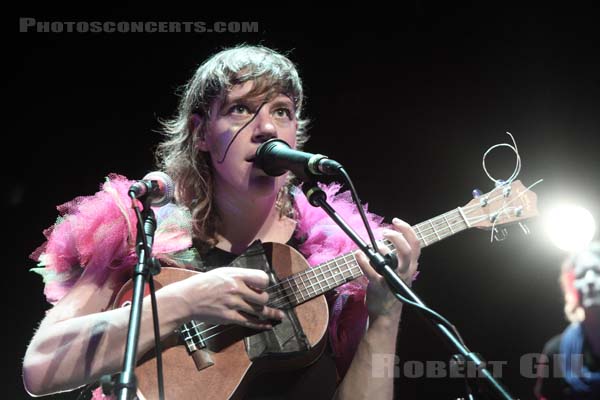 TUNE YARDS - 2011-06-02 - PARIS - Cafe de la Danse - 